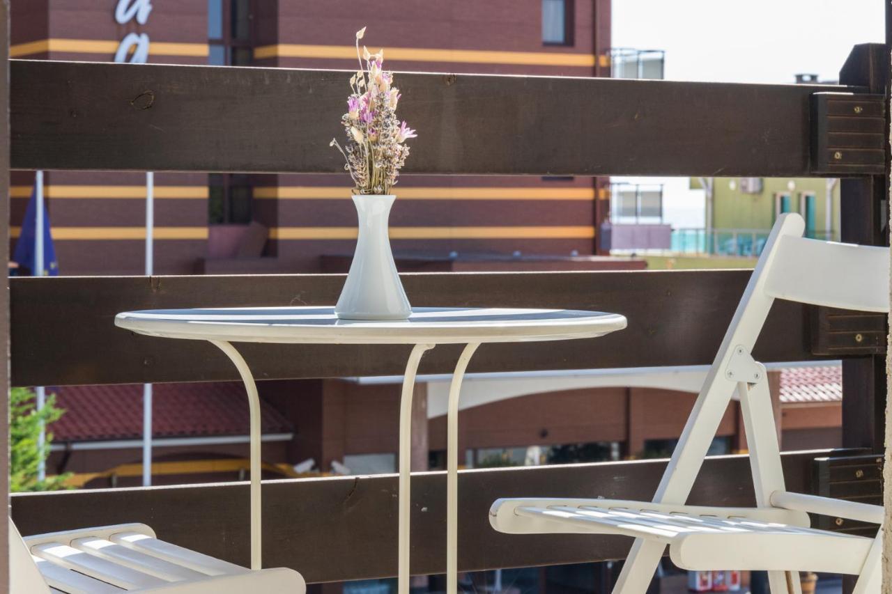 South Beach Apartment Nesebar Bagian luar foto