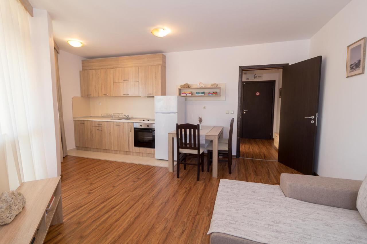 South Beach Apartment Nesebar Bagian luar foto